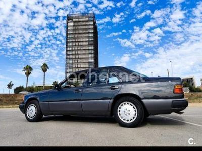 Usado Mercedes 230 132 CV (97 kW) 1990 Gris / plata Coupe