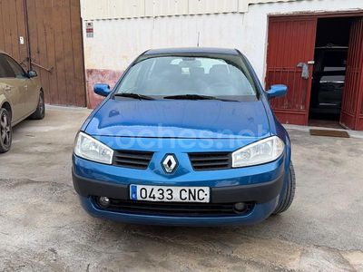 Usado Renault Mégane II Authentique 115 CV (84 kW) 2004 Azul Berlina