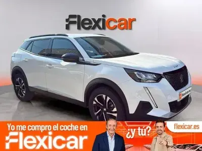 Usado Peugeot 2008 Allure 110 CV (80 kW) 2021 Blanco SUV