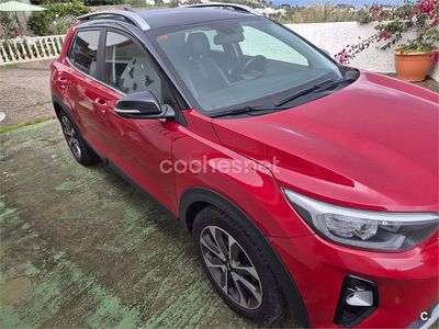 Usado Kia Stonic 100 CV (73 kW) 2018 Rojo SUV