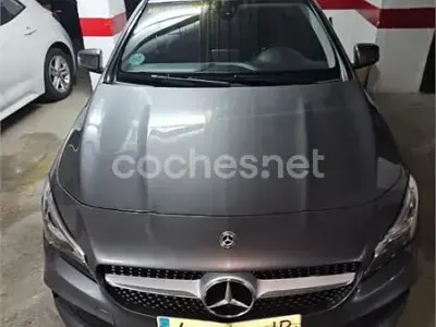 Usado Mercedes CLA200 136 CV (100 kW) 2018 Gris / plata Berlina