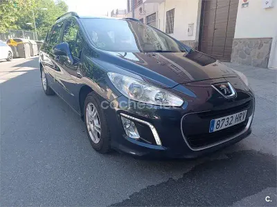 Usado Peugeot 308 SW Access 115 CV (84 kW) 2013 Negro Familiar