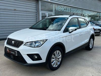 Usado Seat Arona Ecomotive 110 CV (80 kW) 2021 Blanco SUV