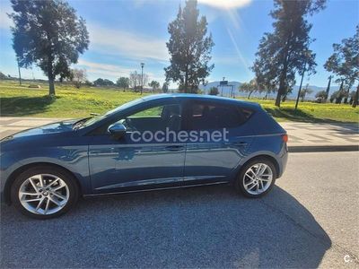 Używany Seat Leon Style 105 KM (77 kW) 2014 Niebieski Sedan/Limuzyna