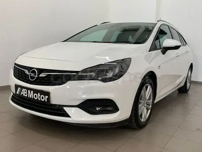 Usado Opel Astra Business Elegance 145 CV (106 kW) 2020 Blanco Familiar