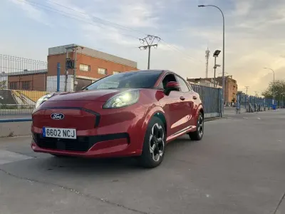 Usado Ford Puma Gen-E Premium 124 kW (169 CV) 2025 Burdeos SUV