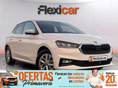 Usado Skoda Fabia Selection 95 CV (69 kW) 2024 Blanco Berlina