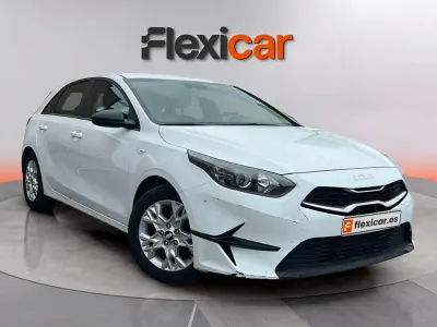 Usado Kia Ceed 101 CV (74 kW) 2021 Blanco Utilitario