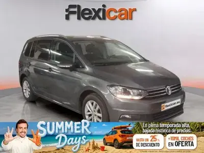Usado VW Touran Advance 115 CV (84 kW) 2019 Gris Monovolumen
