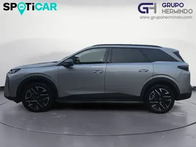 Używany Peugeot 5008 Allure 145 KM (106 kW) 2025 Szary SUV