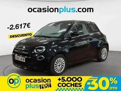 Begagnad Fiat 500e Action 69 kW (95 HK) 2022 Svart Halvkombi