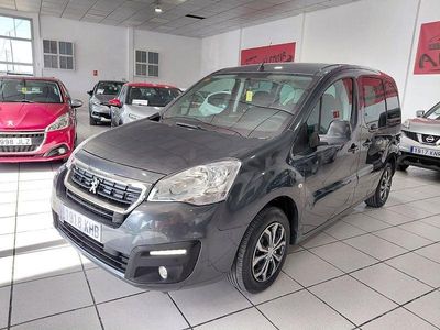 Käytetty Peugeot Partner Tepee Active 100 HP (73 kW) 2018 Vihreä Tila-auto