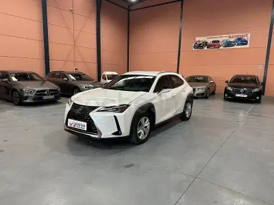 Usado Lexus UX Business Edition 184 CV (135 kW) 2021 Blanco SUV