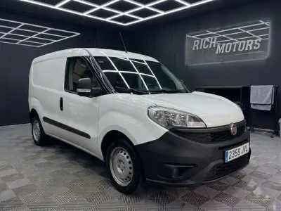 Usado Fiat Doblò 90 CV (66 kW) 2016 Blanco Monovolumen