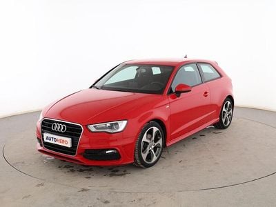 Usado Audi A3 Ambition 110 CV (80 kW) 2015 Rojo Berlina