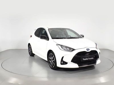 Blanco Usado 2021 Toyota Yaris Hybrid Style Berlina | 21.700 € (Un poco caro)