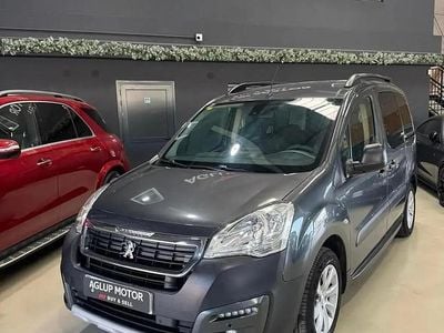 Begagnad Peugeot Partner Tepee Outdoor 100 HK (73 kW) 2017 Grå Minibuss