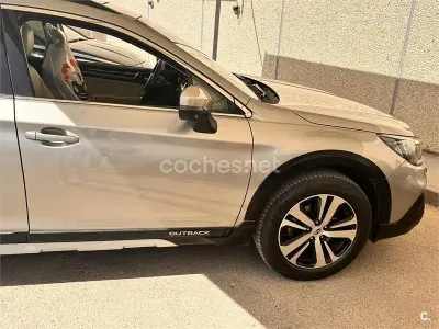 Usado Subaru Outback 175 CV (128 kW) 2018 Beige Familiar