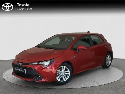 Usado Toyota Corolla Active 122 CV (89 kW) 2021 Rojo Monovolumen