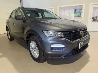 Usado VW T-Roc Advance 115 CV (84 kW) 2019 Gris / plata SUV