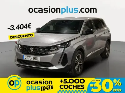 Usado Peugeot 5008 Allure 130 CV (95 kW) 2023 Gris SUV