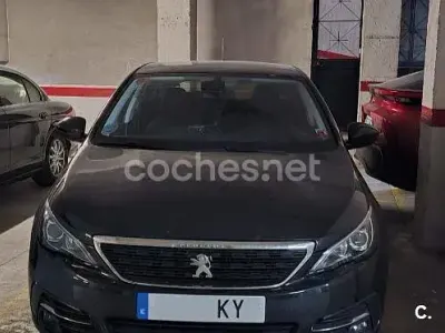 Usado Peugeot 308 Active 130 CV (95 kW) 2019 Negro Berlina