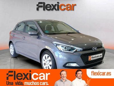 Usado Hyundai i20 75 CV (55 kW) 2015 Gris Berlina