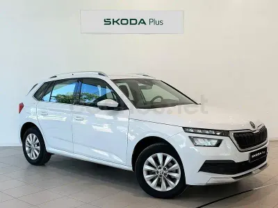Usado Skoda Kamiq Ambition 110 CV (80 kW) 2022 Blanco SUV