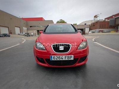 Usado Seat Altea Stylance 105 CV (77 kW) 2007 Rojo Monovolumen