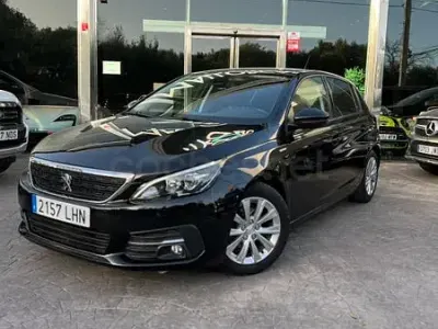 Usado Peugeot 308 Style 130 HP (95 kW) 2020 Preto Sedan