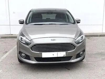 Usado Ford S-MAX Titanium 165 CV (121 kW) 2017 Beige Monovolumen
