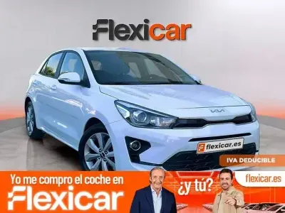 Usado Kia Rio 100 CV (73 kW) 2023 Blanco Berlina