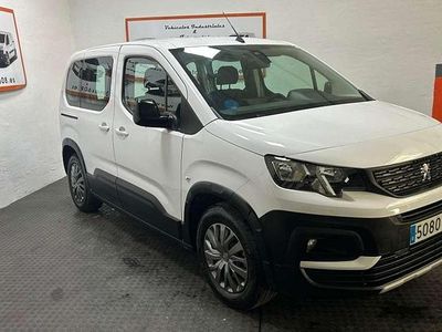 Usado Peugeot Rifter Active 100 kW (136 CV) 2023 Blanco Monovolumen