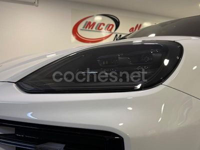 Blanco Usado 2024 Porsche Cayenne SUV | 128.000 €