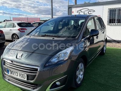 Gris / plata Usado 2015 Peugeot 5008 Style Monovolumen | 7950 € (Precio justo)