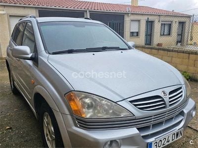 Gris / plata Usado 2006 Ssangyong (KGM) Kyron Limited SUV | 4500 € (Precio justo)