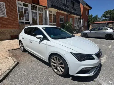 Usado Seat Leon FR 125 CV (91 kW) 2018 Blanco Berlina