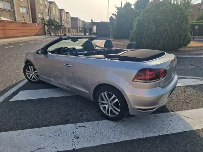 Usado VW Golf Cabriolet 105 CV (77 kW) 2013 Gris / plata Descapotable