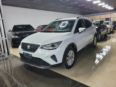 Usado Seat Arona Reference 95 CV (69 kW) 2022 Blanco SUV