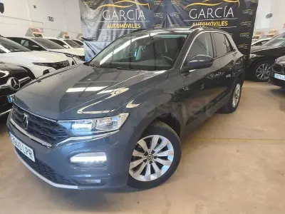 Usado VW T-Roc Advance 115 CV (84 kW) 2021 Gris / plata SUV