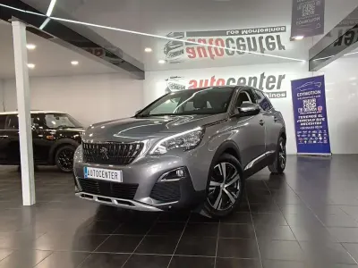 Usado Peugeot 3008 Allure 120 CV (88 kW) 2017 Gris SUV