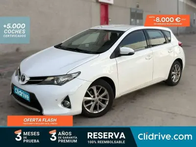 Usado Toyota Auris Active 90 CV (66 kW) 2013 Blanco Utilitario