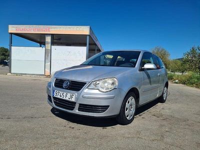 Usado VW Polo Advance 80 HP (58 kW) 2007 Cinzento Citadino