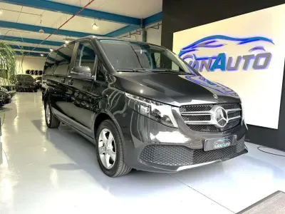 Usado Mercedes V220 Avantgarde 163 CV (119 kW) 2024 Plateado Monovolumen