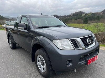 Usado Nissan Navara 133 CV (97 kW) 2011 Gris / plata Recogida