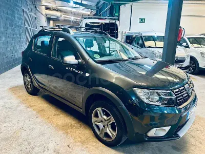 Używany Dacia Sandero Essentiel 95 KM (69 kW) 2020 Szary Sedan/Limuzyna