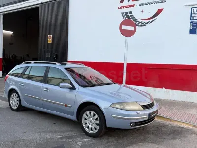 Usado Renault Laguna GrandTour Privilege 120 CV (88 kW) 2002 Azul Familiar