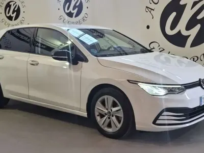 Usado VW Golf VIII Life 116 CV (85 kW) 2021 Blanco Utilitario