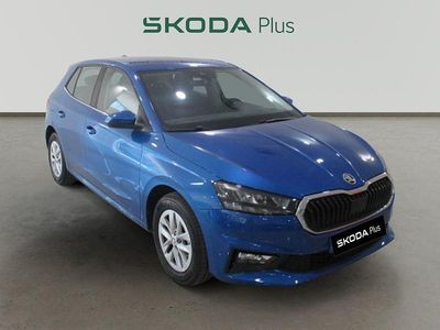 Azul Nuevo 2025 Skoda Fabia Selection Berlina | 18.590 € (Precio justo)