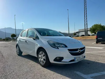 Usado Opel Corsa Expression 75 CV (55 kW) 2017 Blanco Utilitario